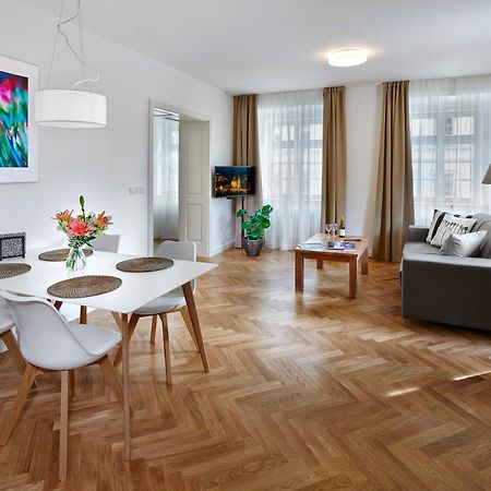 Downtown Suites Mala Strana プラハ エクステリア 写真
